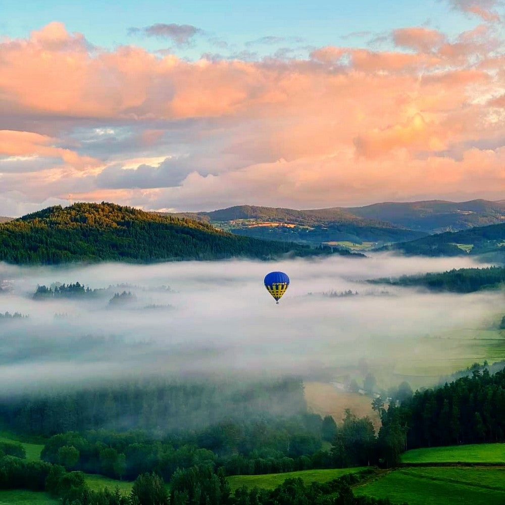 Vol en montgolfière en famille en Auvergne en basse saison